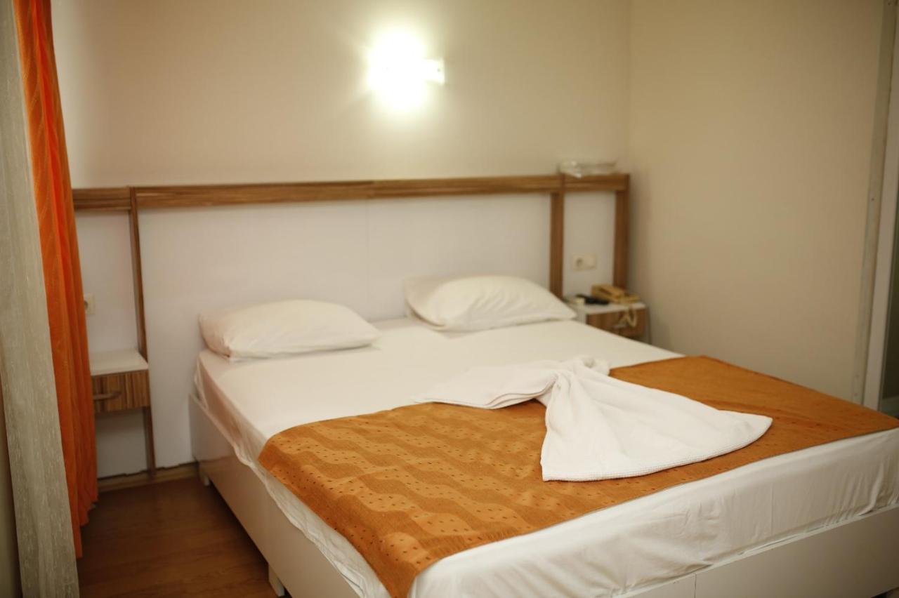 Oezhan Hotel Antalia Esterno foto